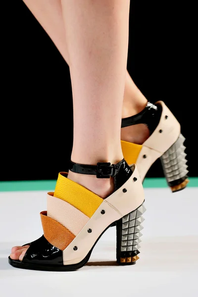 Look 19